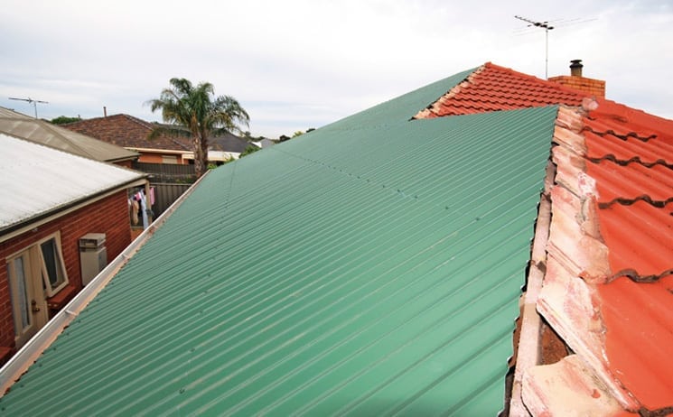metal-vs-tile-roof