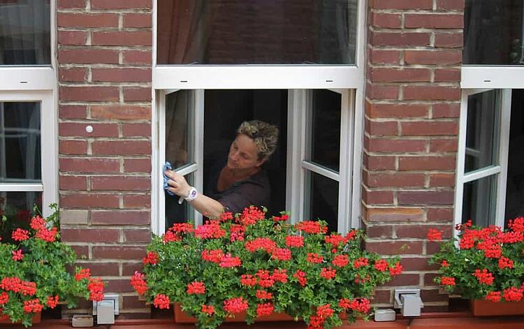 lady-cleaning-windows.jpg